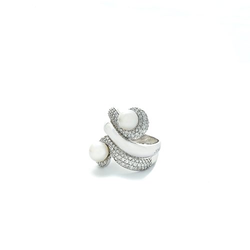 Pearl and diamond ring