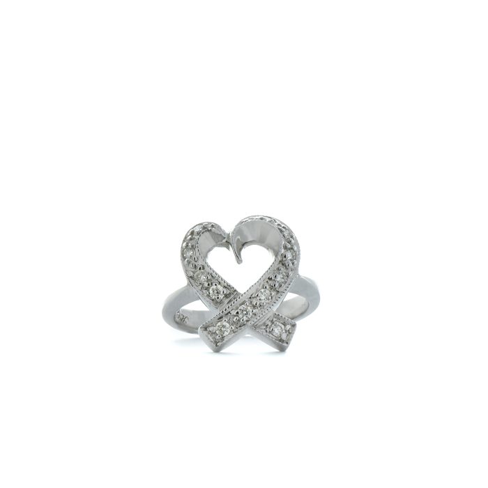 Heart design diamond ring