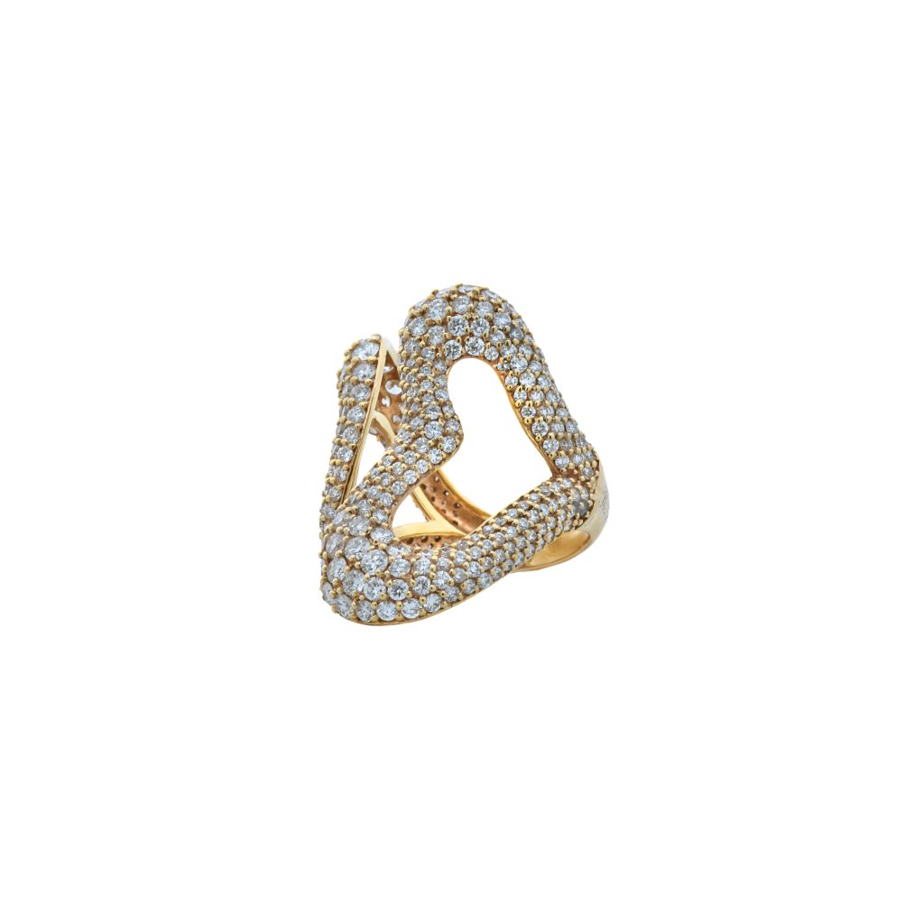 Goharbins Heart design diamond ring